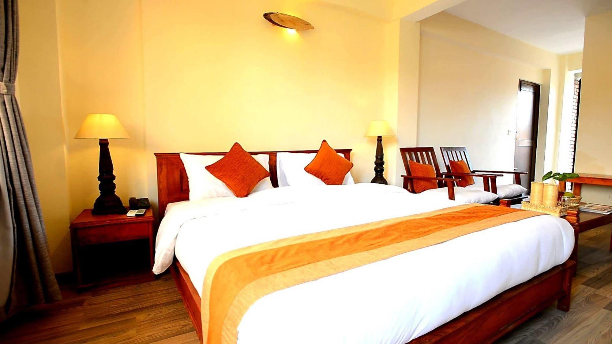 Golden Temple Inn Kathmandu Exterior foto