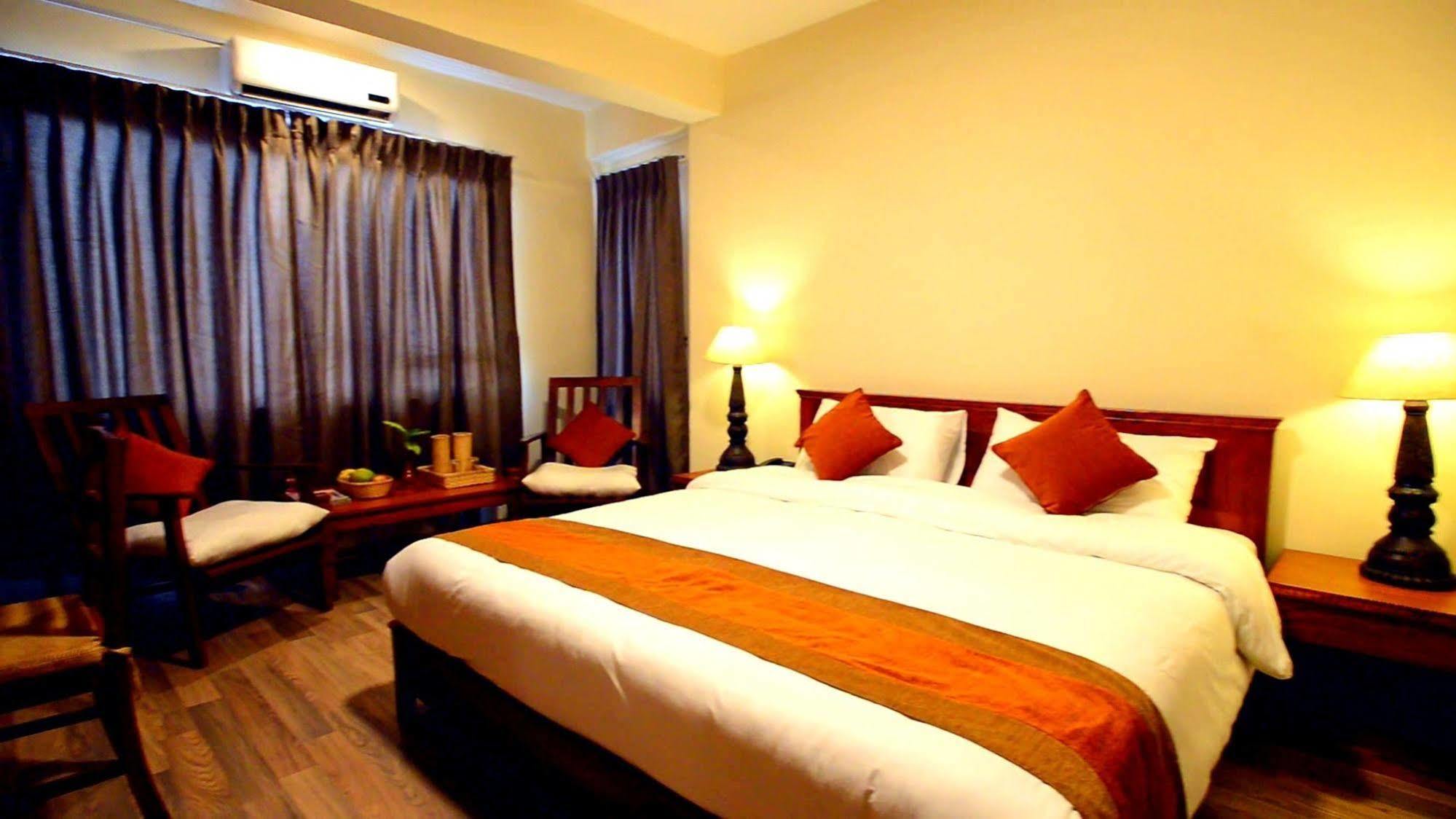 Golden Temple Inn Kathmandu Exterior foto